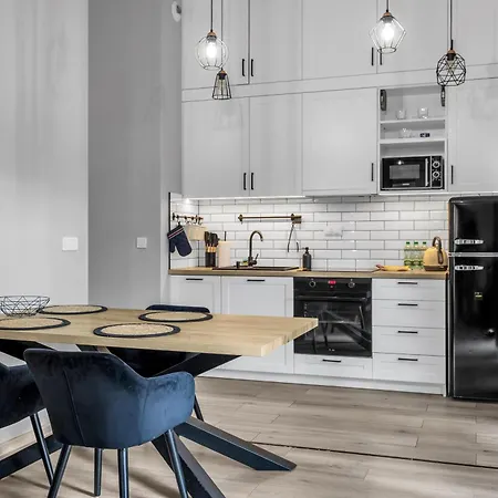 Wola Industrial By Bookinghost Appartement