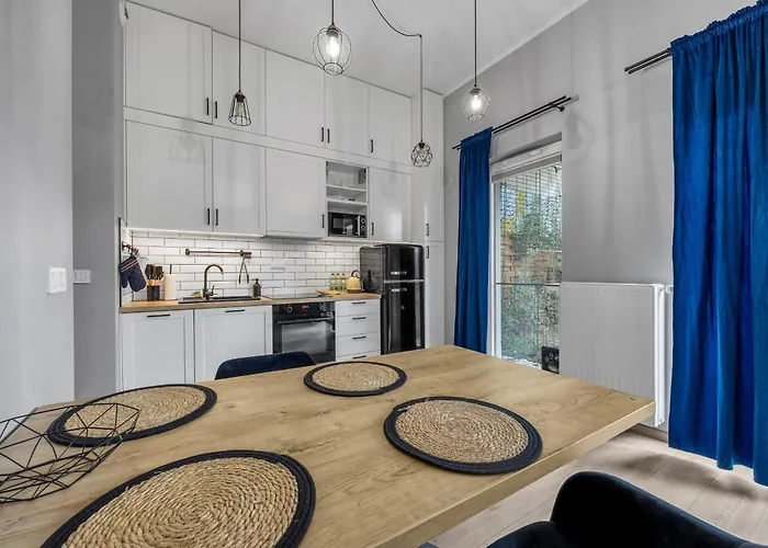 아파트 Wola Industrial By Bookinghost *